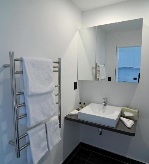 스탠다드 스튜디오, Quest Napier Serviced Apartments