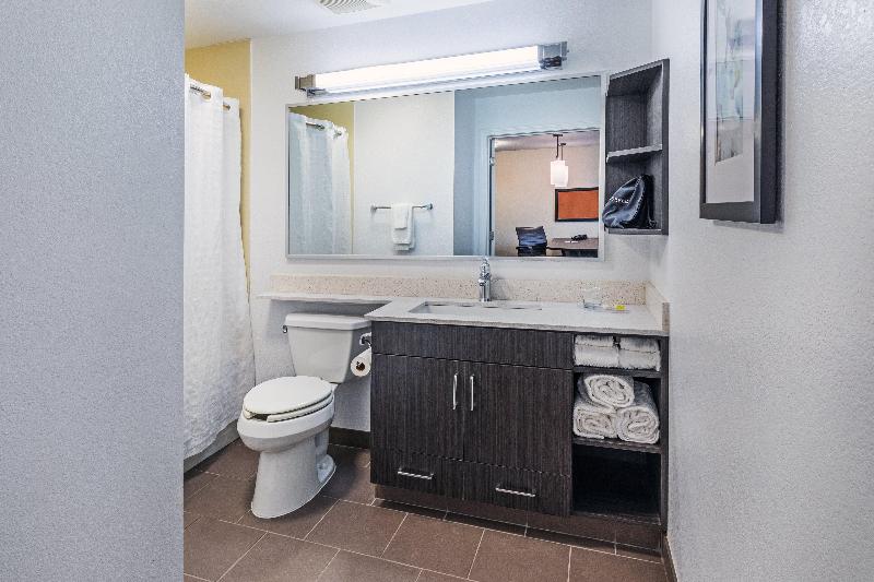 Люкс Кровать Кинг, Candlewood Suites Hattiesburg, An Ihg