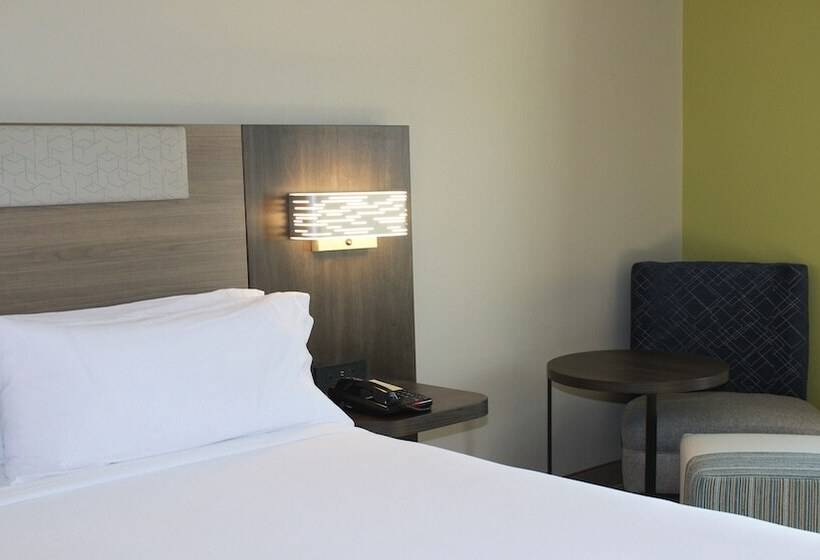 Номер Стандарт, Holiday Inn Express Hotel & Suites Hope Mills Fayetteville Airport, An Ihg