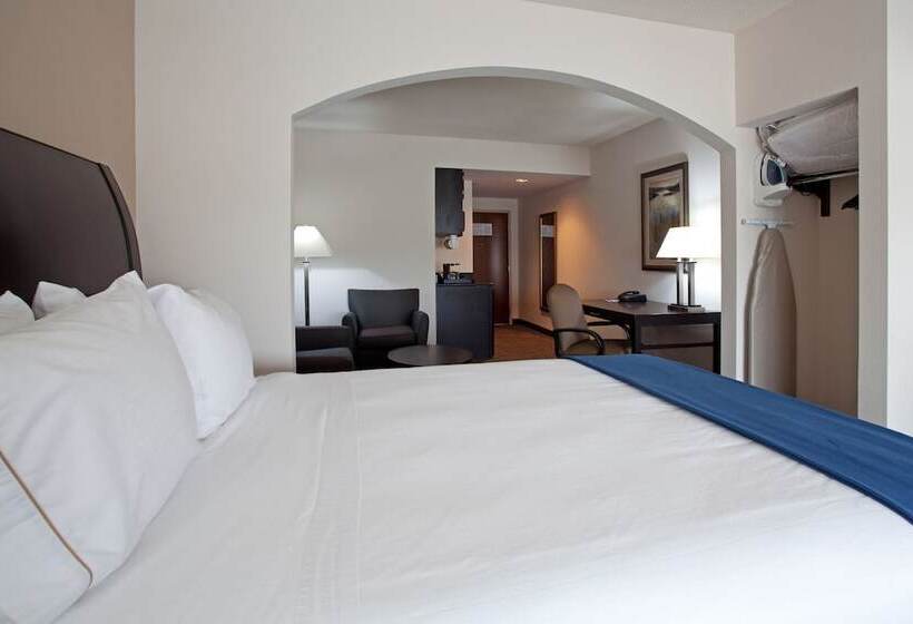 Люкс, Holiday Inn Express Hotel & Suites Hope Mills Fayetteville Airport, An Ihg