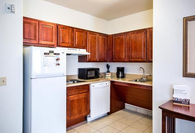 Standard-invahuone King-vuode, Staybridge Suites Rockford, An Ihg