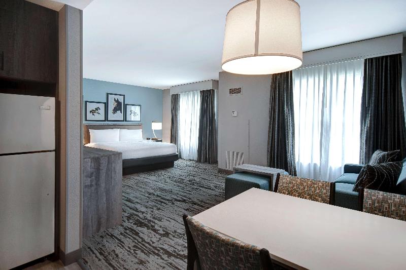 带大床的标准工作室, Homewood Suites Lexington Hamburg
