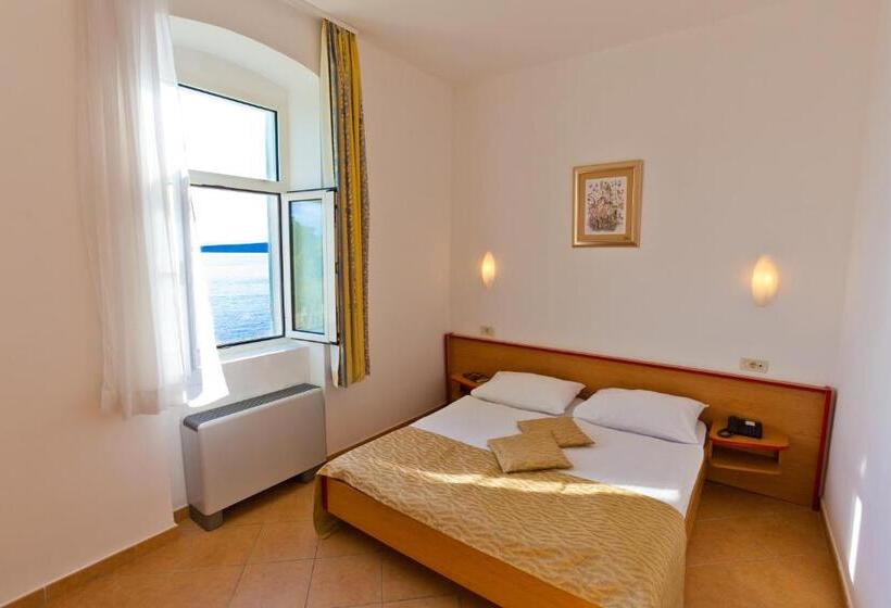 اتاق استاندارد با چشم‌انداز دریا, Villa Tamaris   Hotel Resort Dražica