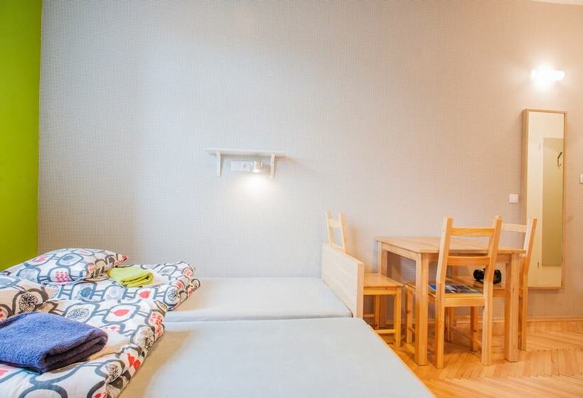 Номер Стандарт, Atlantis Hostel