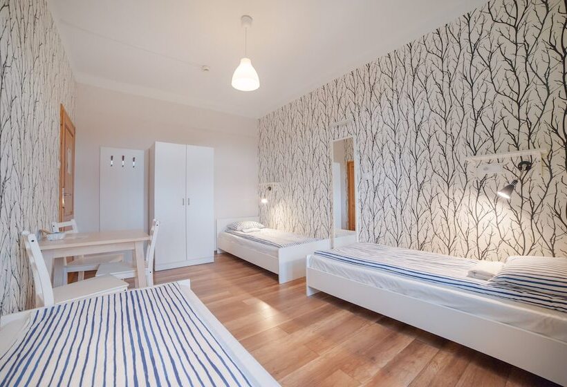Номер Стандарт Трехместный, Atlantis Hostel