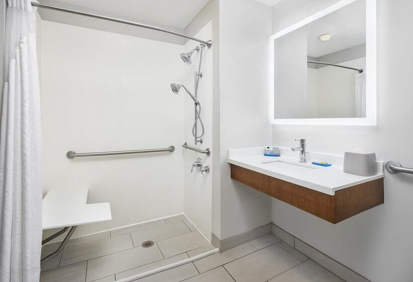 Номер Стандарт Адаптированный для Инвалидов, Holiday Inn Express Palatka Northwest, An Ihg