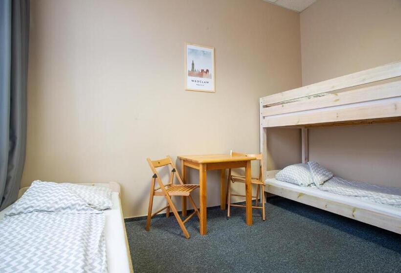 غرفة عائلية, Moon Hostel Wrocław