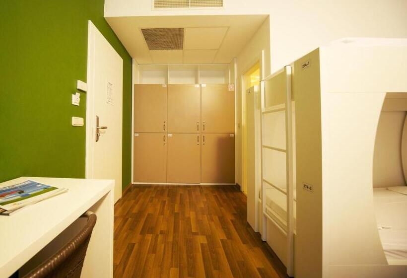 تختخواب در اتاق مشترک, Funk Lounge Hostel