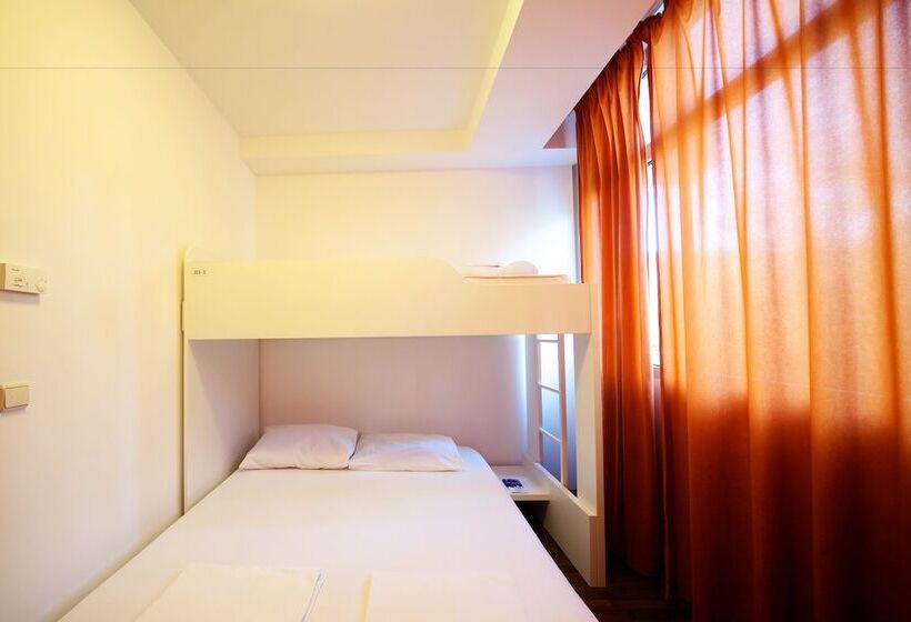 اتاق استاندارد سه نفره, Funk Lounge Hostel