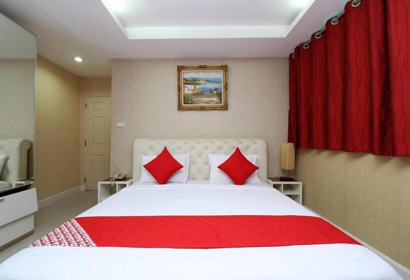 Quarto Economy, Diamond Residence Silom