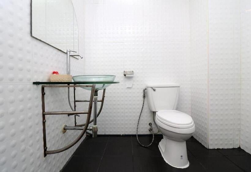 Quarto Economy, Diamond Residence Silom