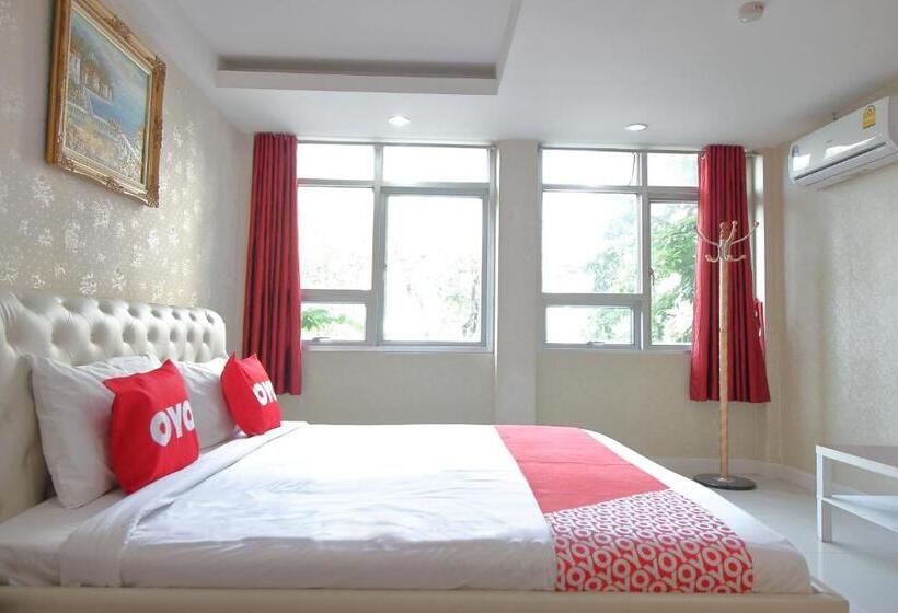 Quarto Deluxe, Diamond Residence Silom