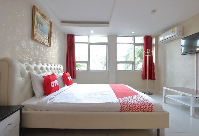 Quarto Deluxe, Diamond Residence Silom