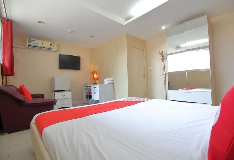 Quarto Superior, Diamond Residence Silom