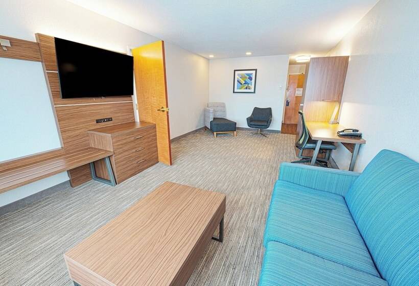 سوییت, Holiday Inn Express Hotel & Suites East Lansing, An Ihg