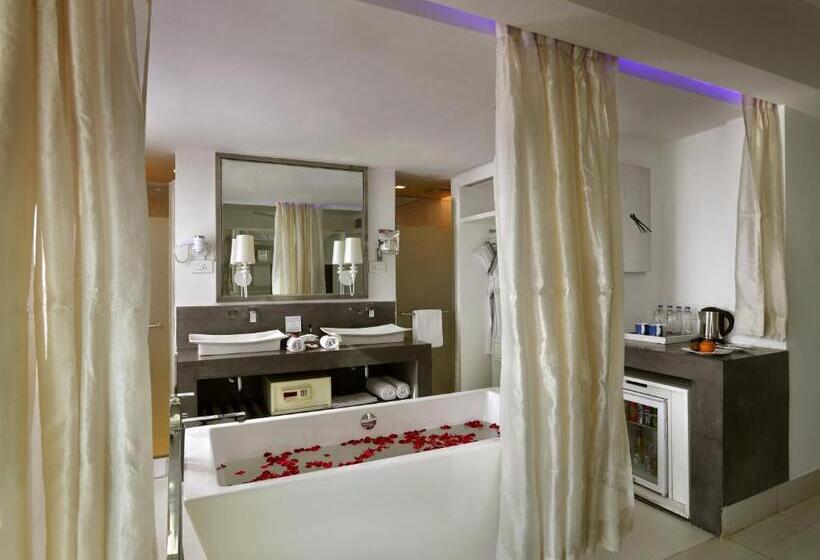 Люкс Deluxe Вид на Море, The Park Calangute Goa