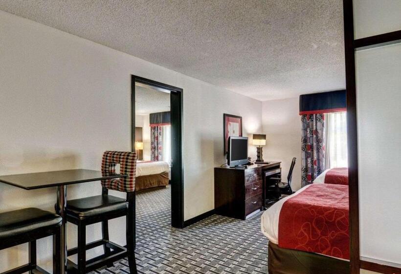 带大床的套房, Comfort Suites Williamsburg Historic Area