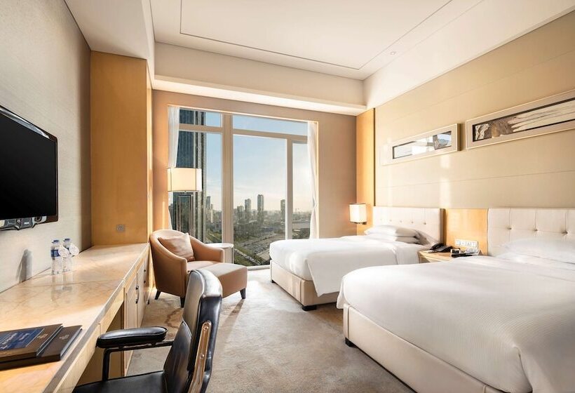 Номер Executive, Hilton Dalian