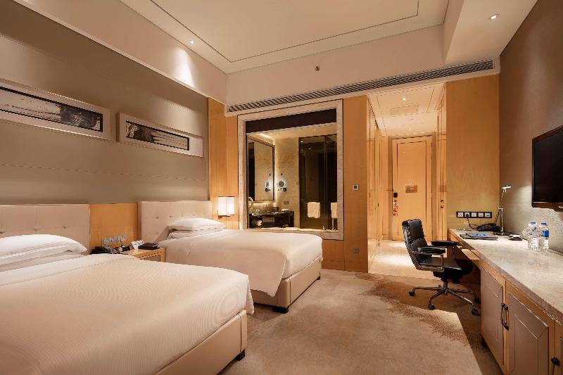 Номер Deluxe с Видом, Hilton Dalian