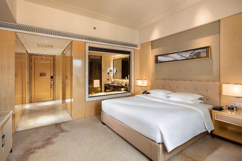 Номер Deluxe с Видом, Hilton Dalian