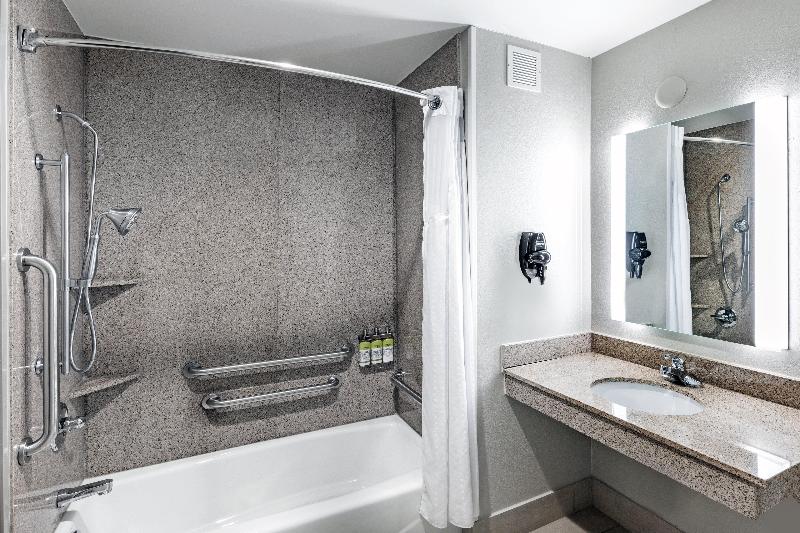 Люкс Адаптированный для Инвалидов, Holiday Inn Express And Suites Pryor, An Ihg