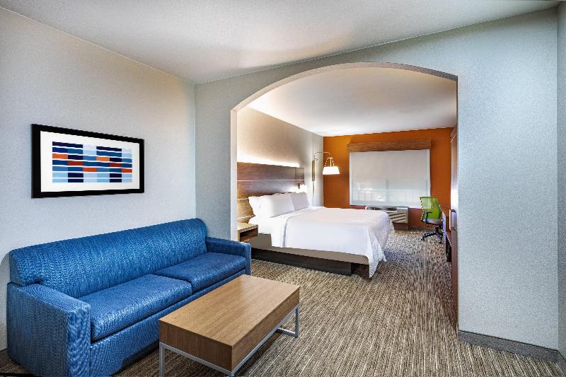 Люкс Кровать Кинг, Holiday Inn Express And Suites Pryor, An Ihg