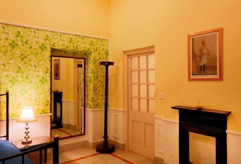 Люкс, The Lallgarh Palace A Heritage