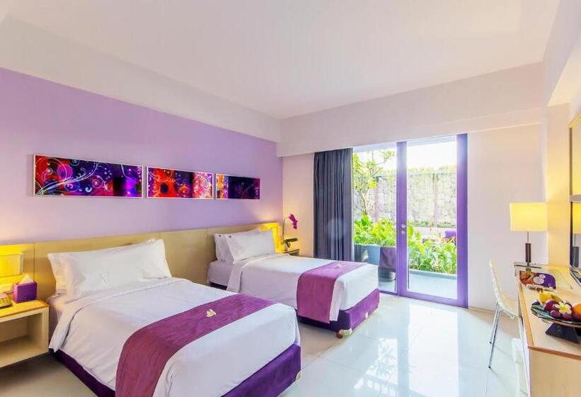 Номер Deluxe Вид на Бассейн, Conjioo Hotel Kuta Managed By Mhm