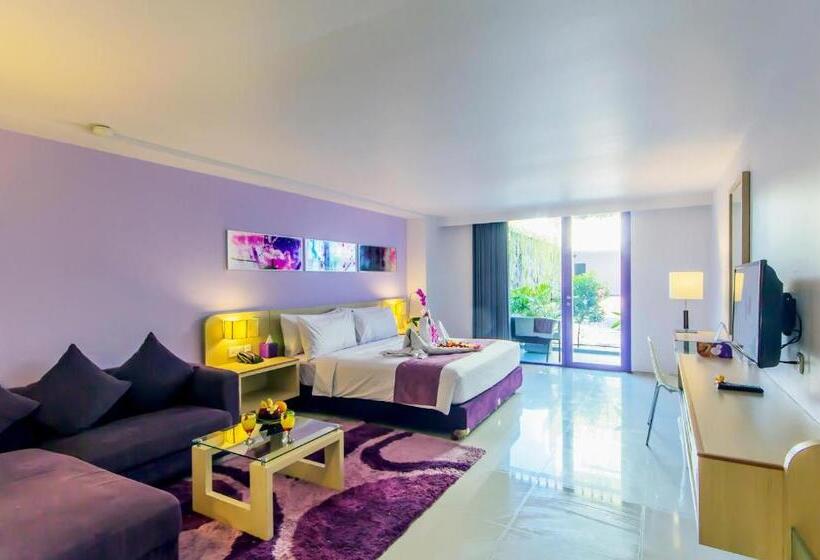 Люкс Вид на Бассейн, Conjioo Hotel Kuta Managed By Mhm