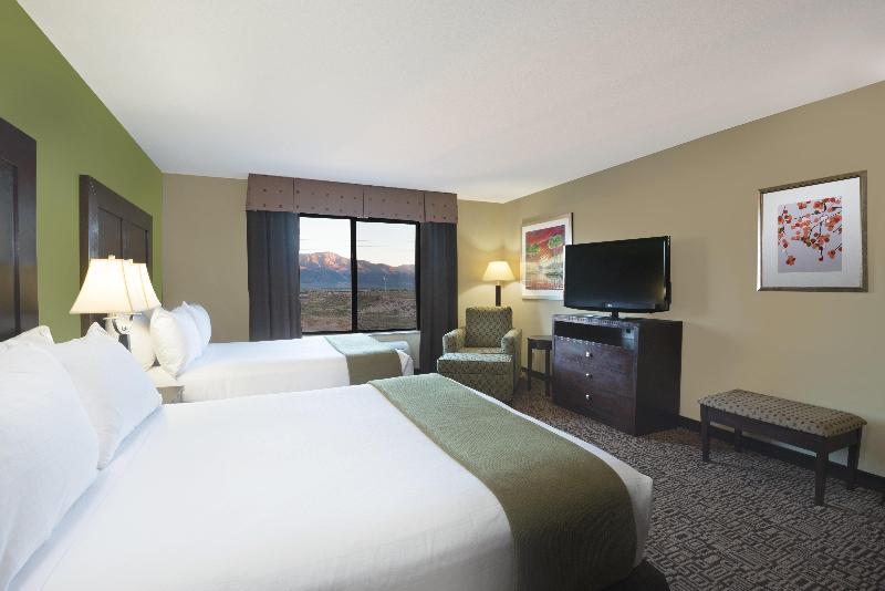 장애인을 위한 스위트, Holiday Inn Express Richfield, An Ihg