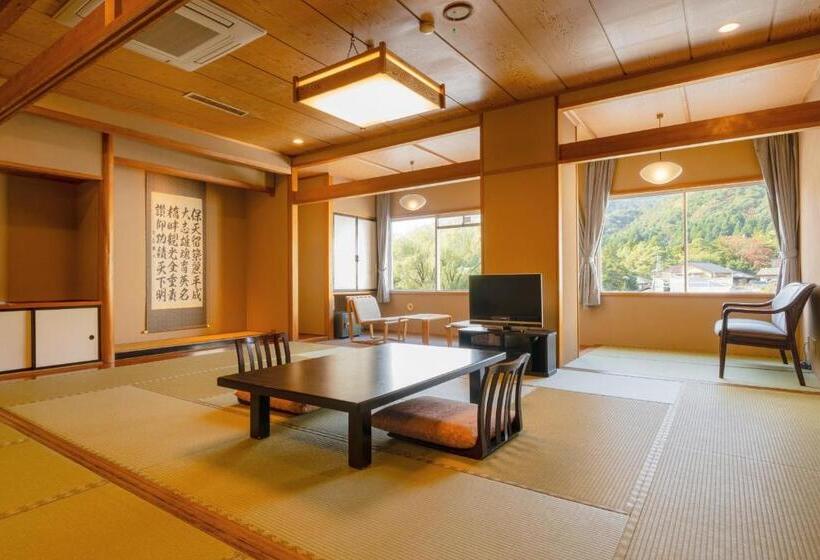 수피리어 패밀리 룸, Hoho A Hotel Overlooking The Echigo Plain And The Yahiko Mountain Range Formerly Hotel Oohashi Yakat