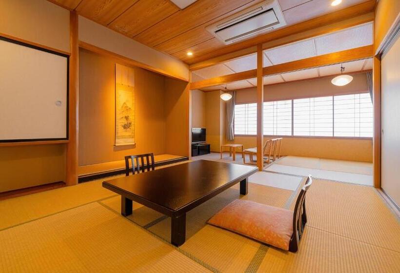 Семейный Номер Superior, Hoho A Hotel Overlooking The Echigo Plain And The Yahiko Mountain Range Formerly Hotel Oohashi Yakat