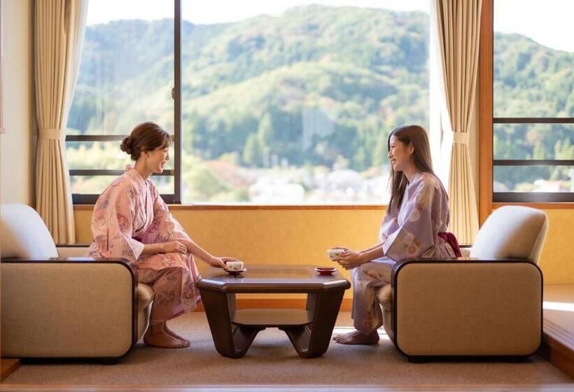 패밀리 룸 산 전망, Hoho A Hotel Overlooking The Echigo Plain And The Yahiko Mountain Range Formerly Hotel Oohashi Yakat