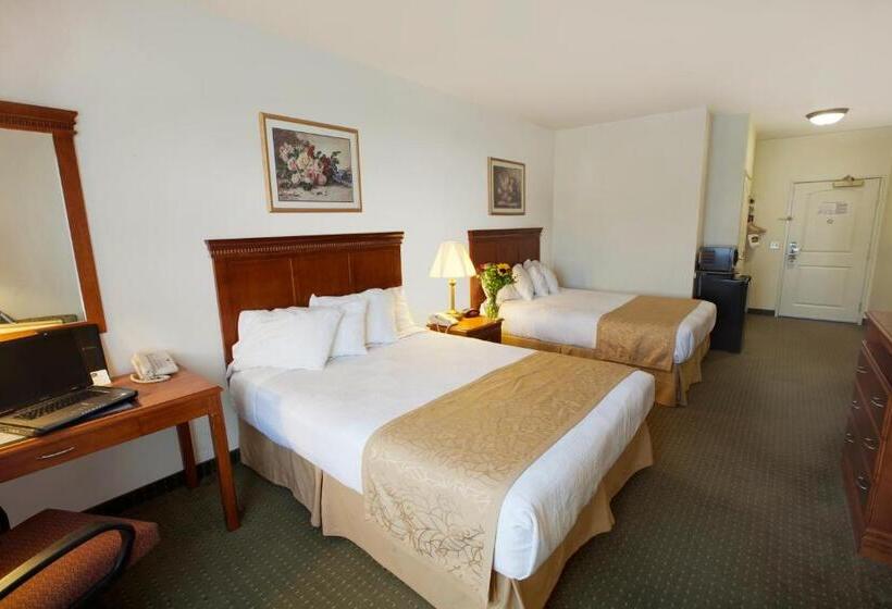 Номер Стандарт Адаптированный для Инвалидов, Best Western Plus Lake Elsinore Inn & Suites