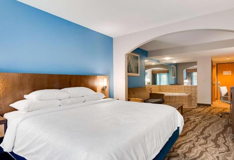 Люкс Кровать Кинг, Best Western Plus River Escape Sylva / Dillsboro