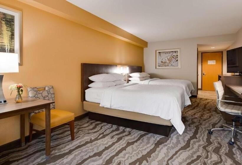 Люкс Вид на Реку, Best Western Plus River Escape Sylva / Dillsboro