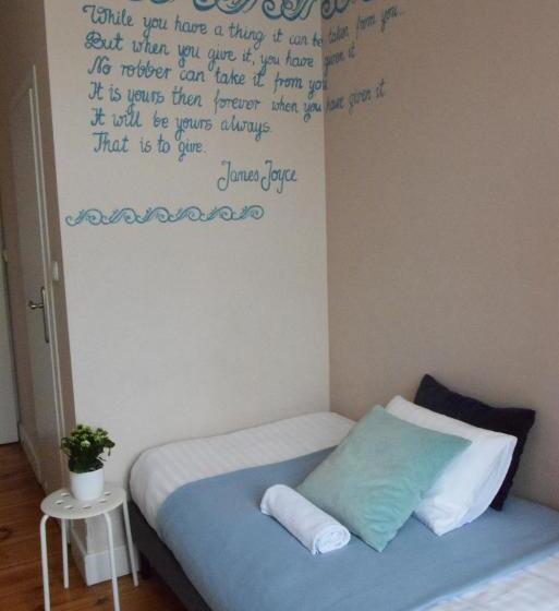اتاق استاندارد یک نفره, Blooms Inn & Apartments