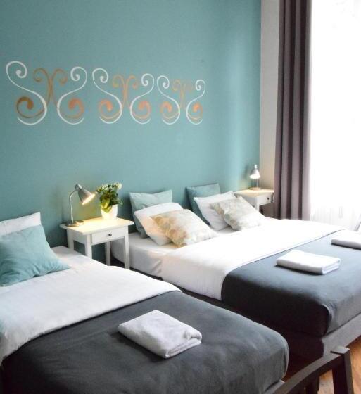 اتاق استاندارد سه نفره, Blooms Inn & Apartments