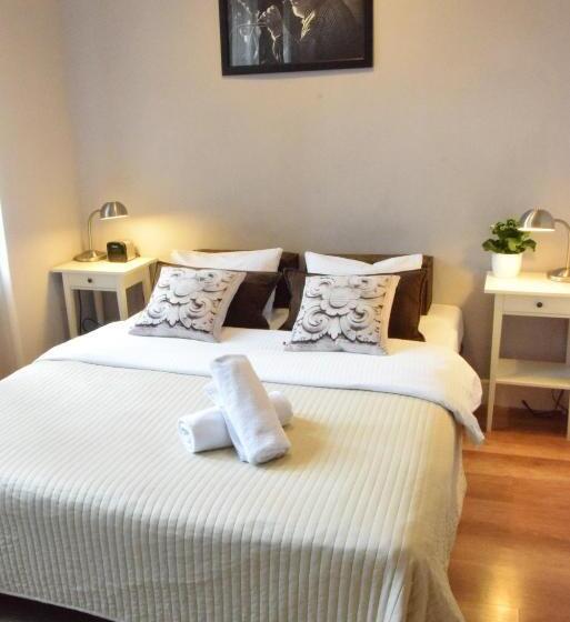 اتاق لوکس, Blooms Inn & Apartments
