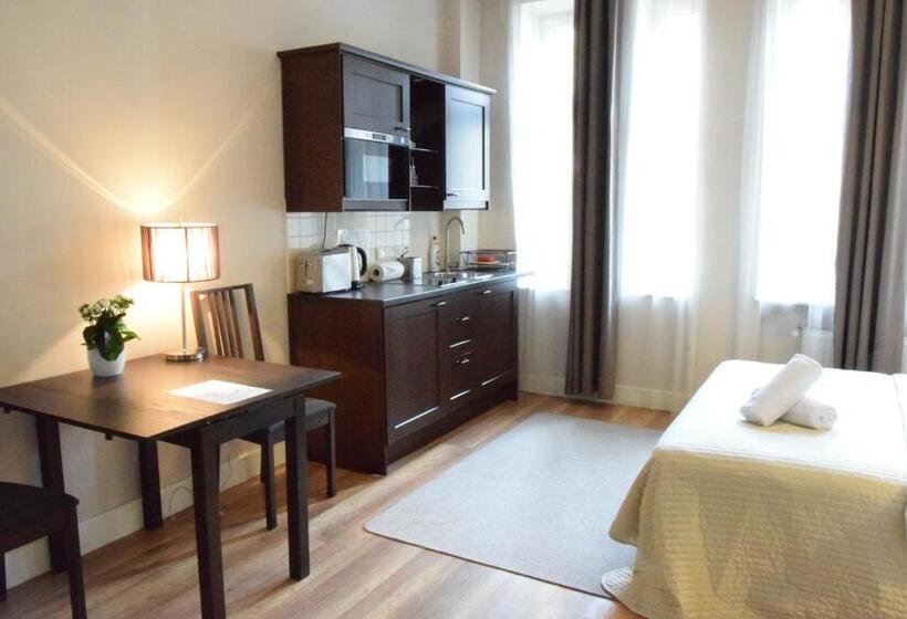 اتاق لوکس, Blooms Inn & Apartments