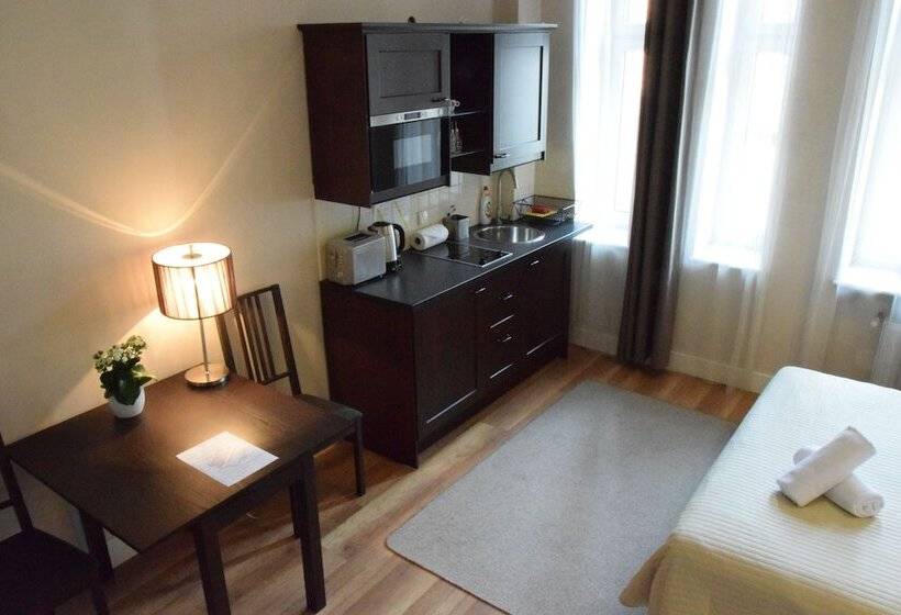 اتاق لوکس, Blooms Inn & Apartments
