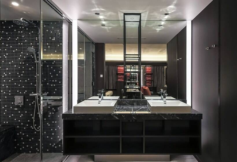 Люкс, Kkr Hotel Osaka