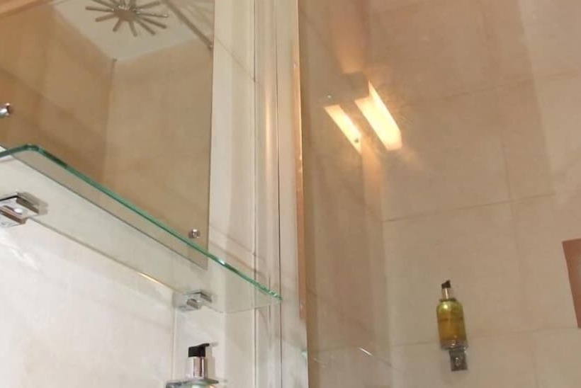 اتاق استاندارد چهار تخته, Leith House