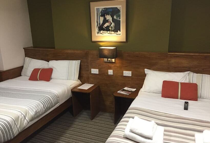 اتاق استاندارد چهار تخته, Leith House