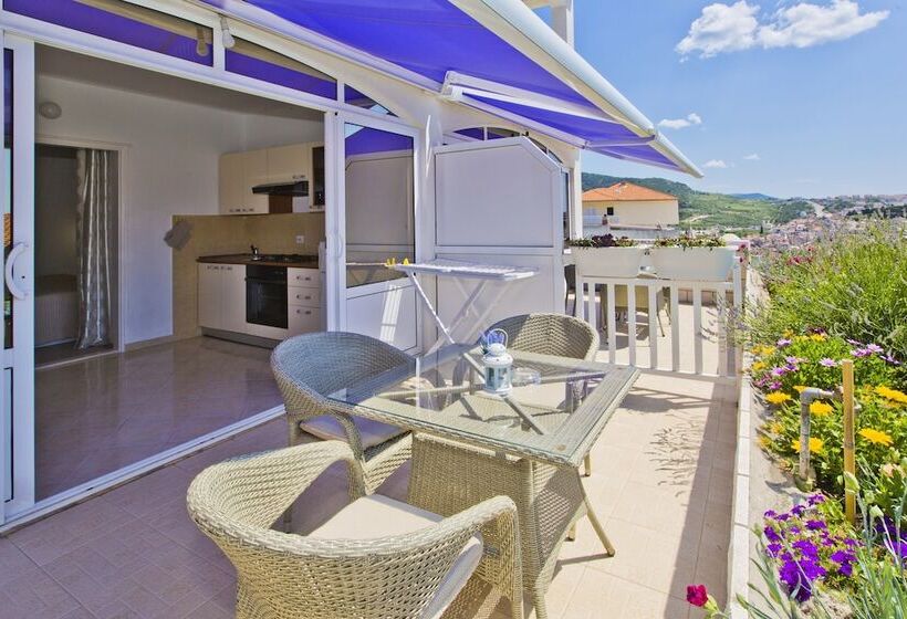 带1个卧室的舒适公寓, Violeta Hvar