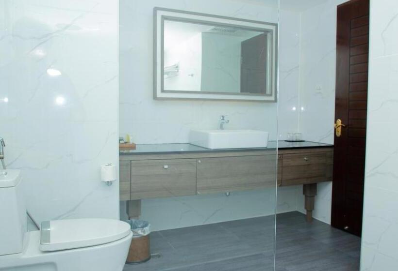 Полулюкс, Savan Resorts