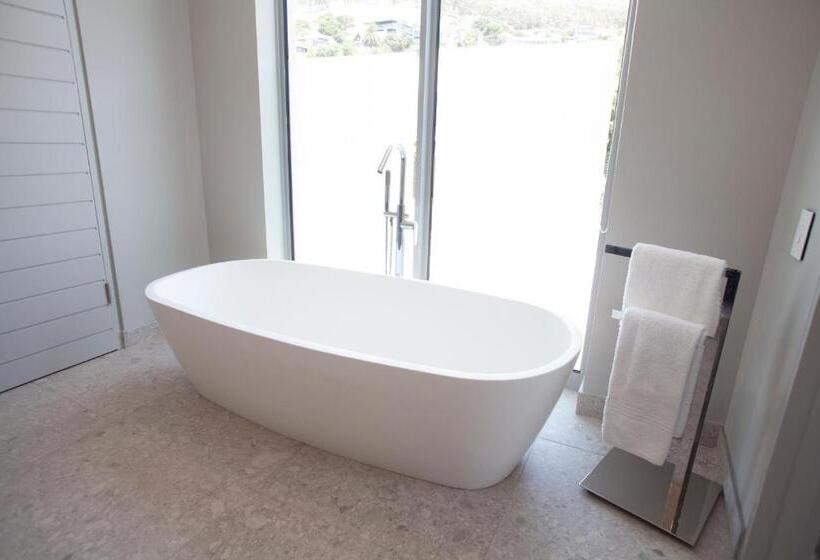 디럭스 룸 킹사이즈 침대, Zest Boutique Hotel By The Living Journey Collection