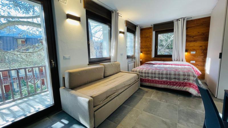 스탠다드 스튜디오, Residence Villa Linda
