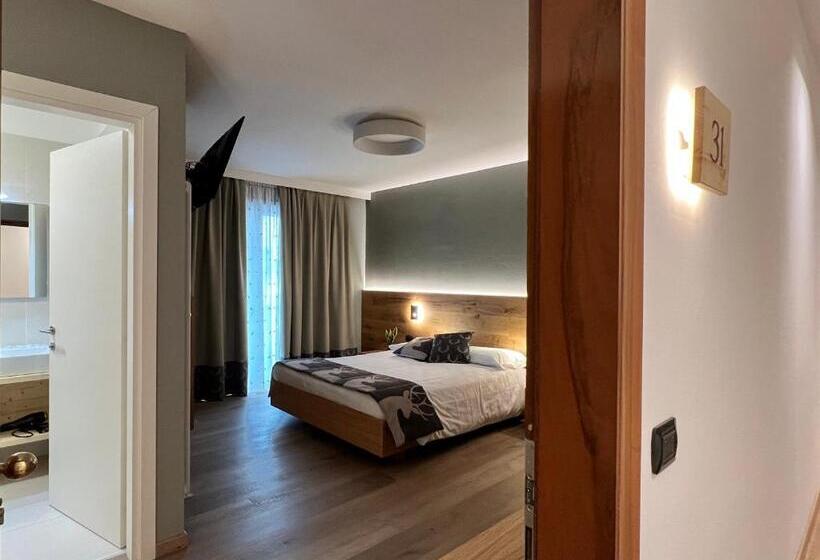 Трехместный Номер Deluxe, Family Hotel La Perla