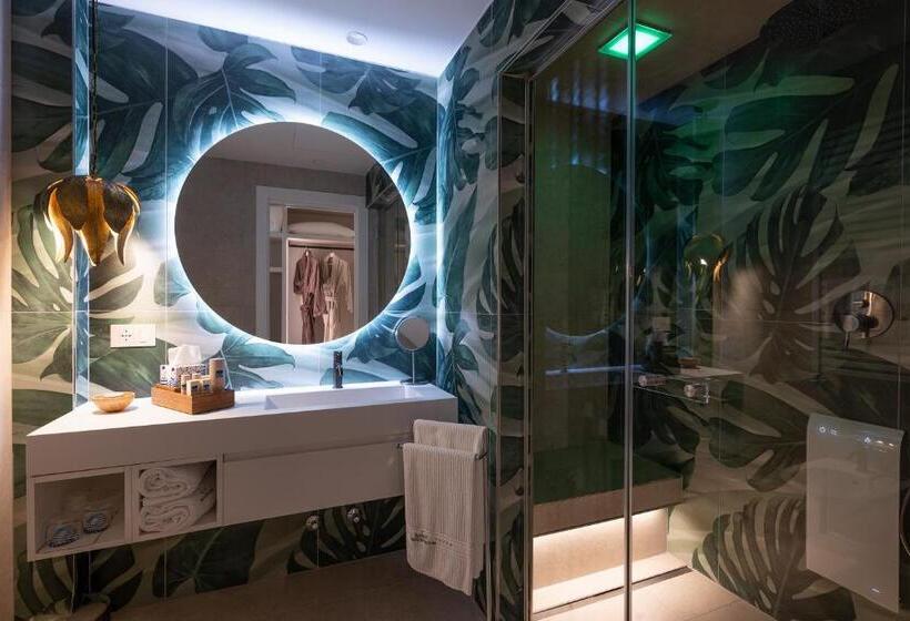 Люкс с гидромассажем, Savoy Beach Hotel & Thermal Spa